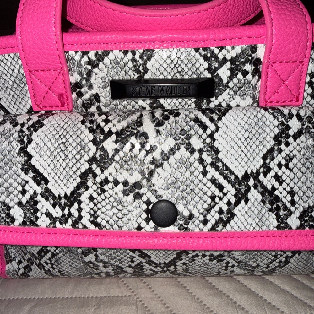 Steve Madden Pink and Black Snakeskin Tote - Picture 6 of 12